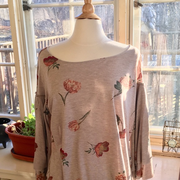 Lucky Brand Tops - Lucky Brand top SIZE L